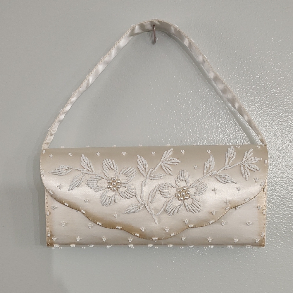 Elegant Cream Floral Clutch